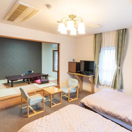 Irodori Koyo Hotel Komono Екстериор снимка