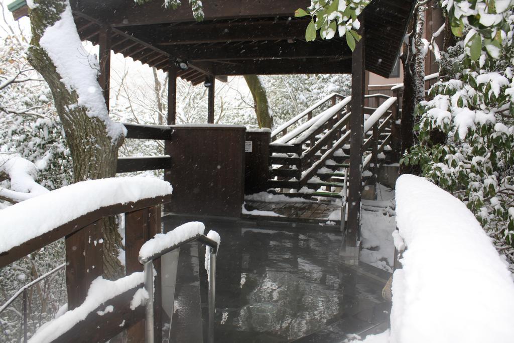 Irodori Koyo Hotel Komono Екстериор снимка