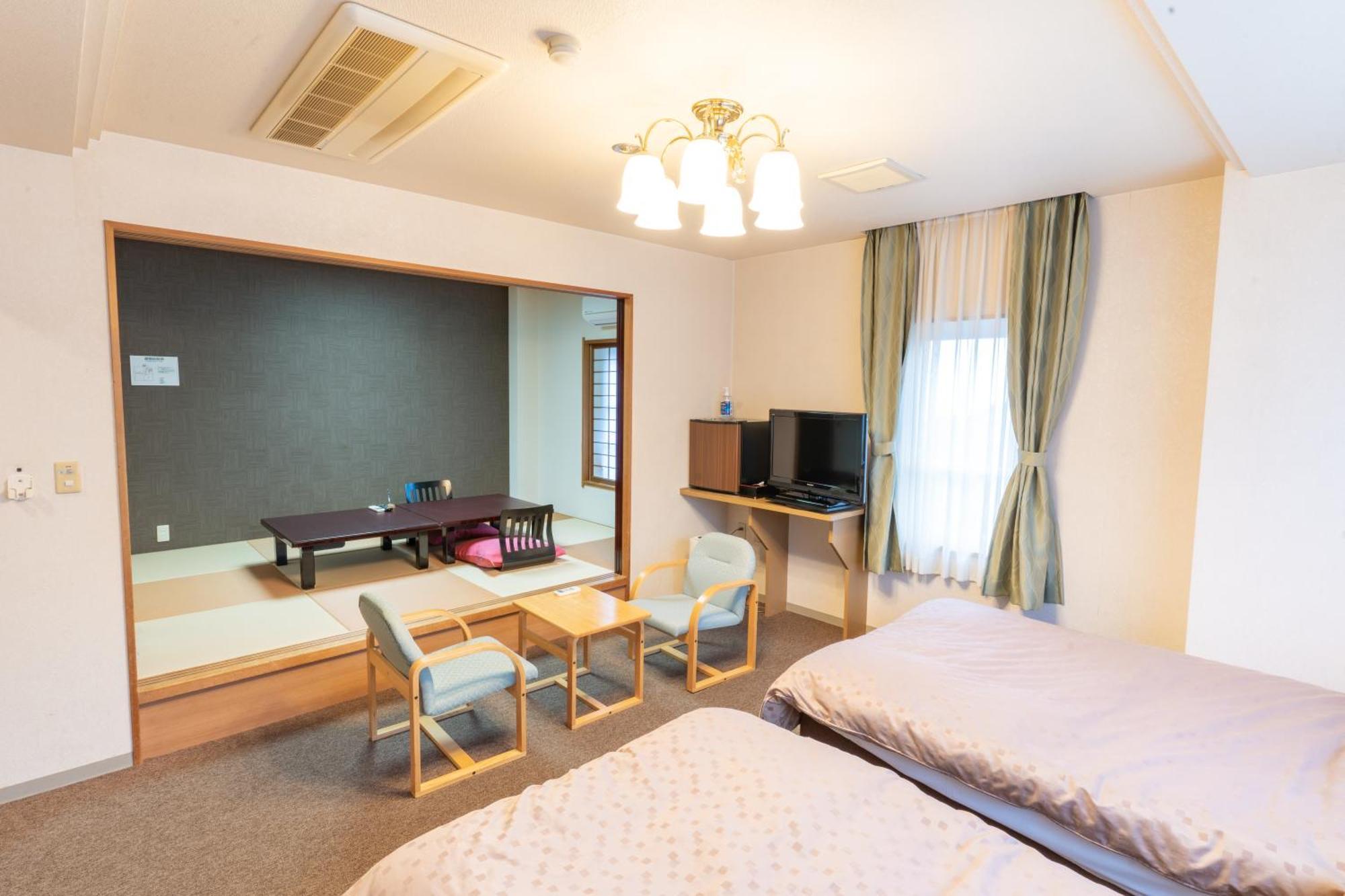 Irodori Koyo Hotel Komono Екстериор снимка
